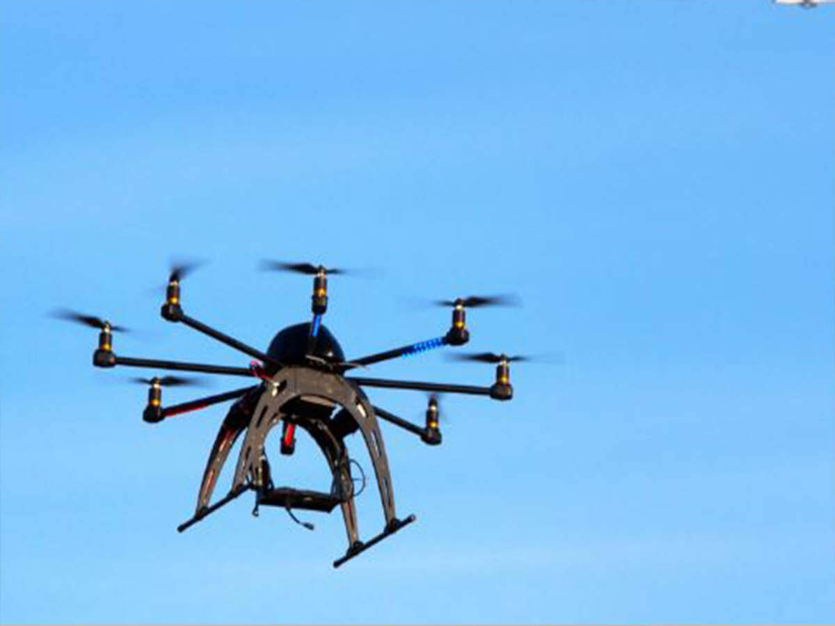 Drone to check roof coverings 
